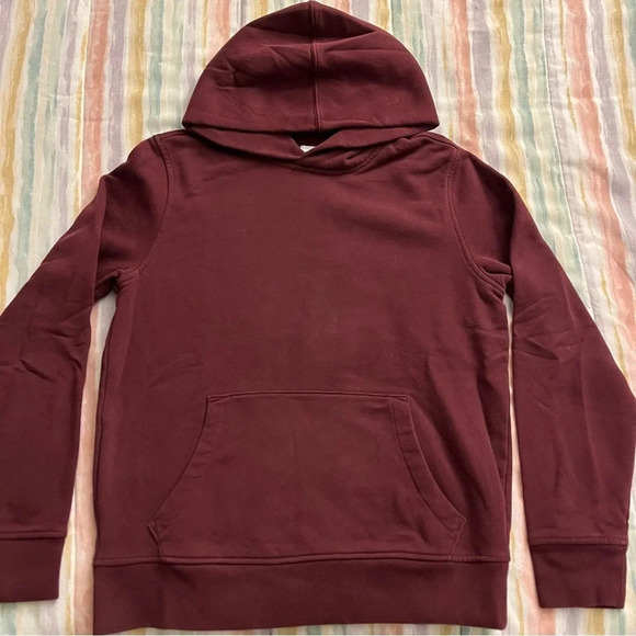 GAP Tops - Maroon Gap Sweatshirt